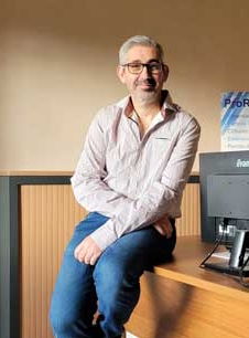 photo de Frédéric Metté à son bureau