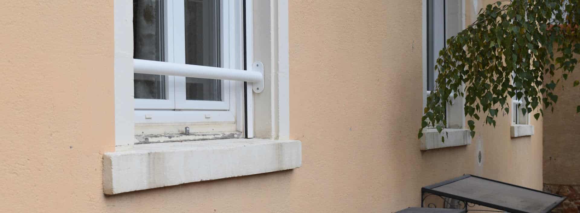 barre d’appuis règlementaire pour fenêtre de maison
